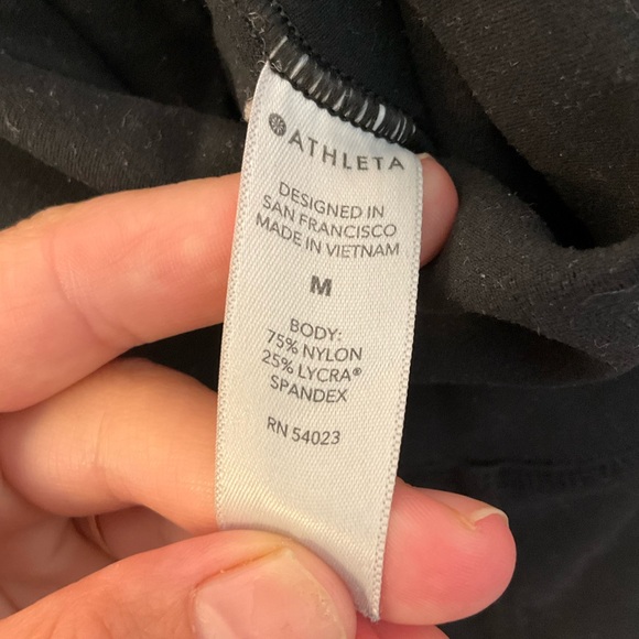 2 Pair Athleta Salutation Stash Pocket Short - Picture 8 of 14